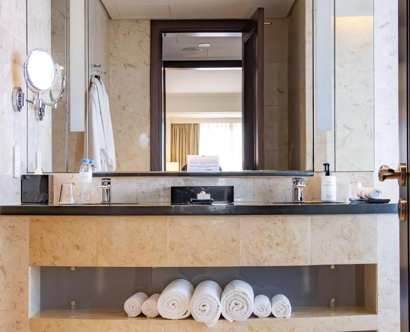 Conrad Dubai Hotel 5*,  United Arab Emirates